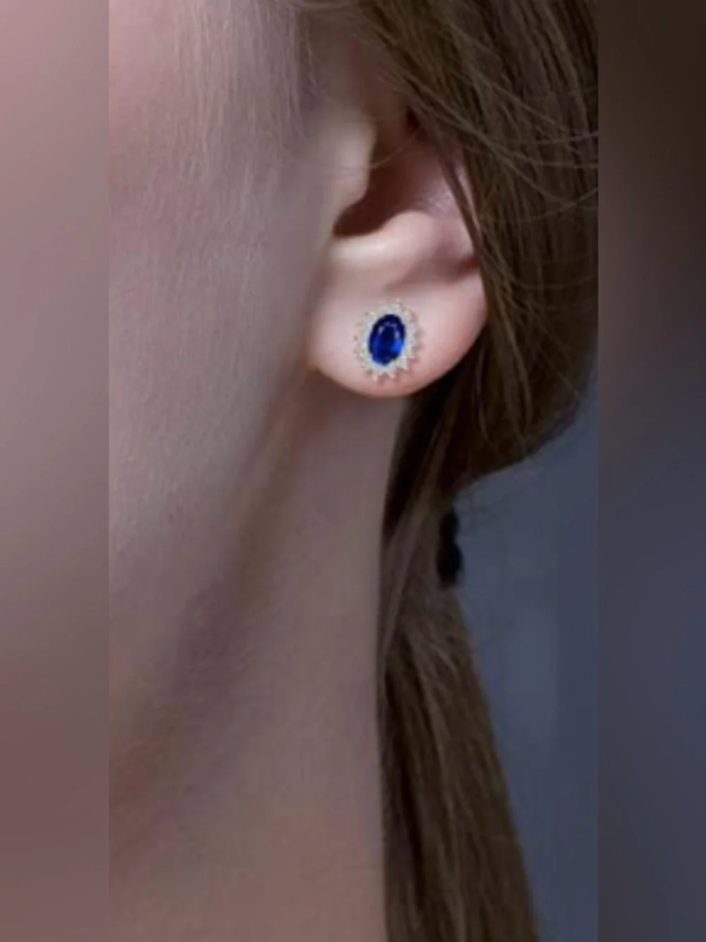 Gorgeous Neiman Marcus 18KT Gold Vermeil sapphire stud earrings